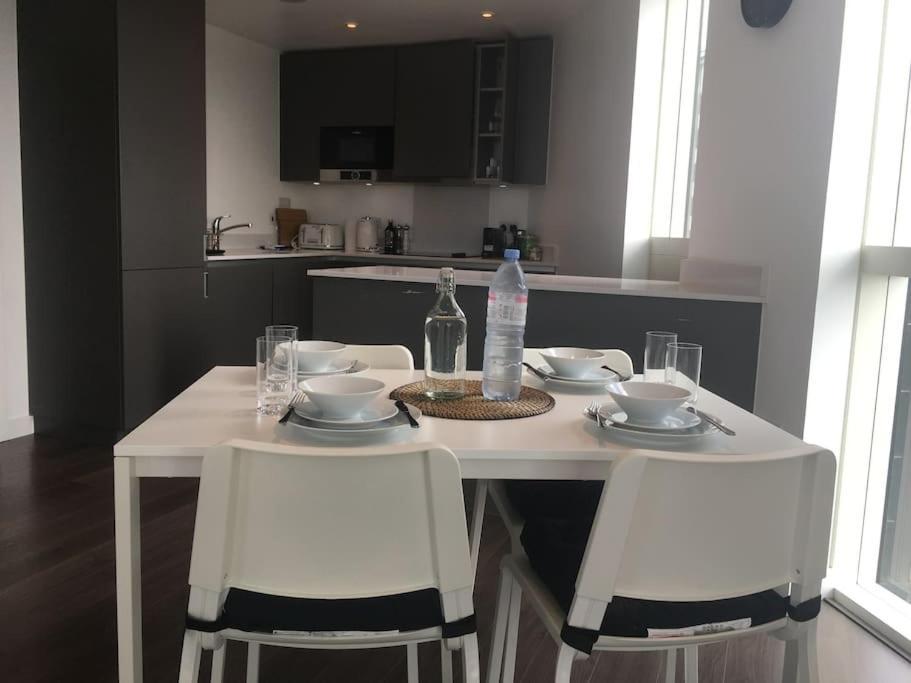Grand Serviced Apartment***** Croydon Exterior photo